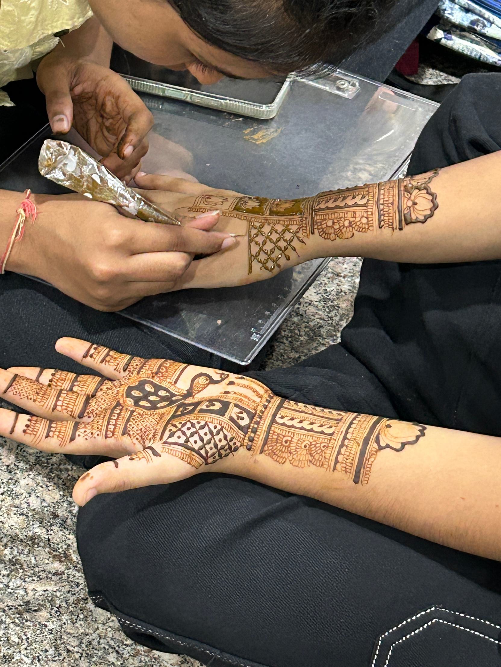 Creative Week'24-MEHENDI COMPITITION